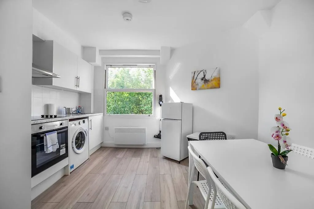 Stylish Stay 2-Bed By Tower Of London Apartment