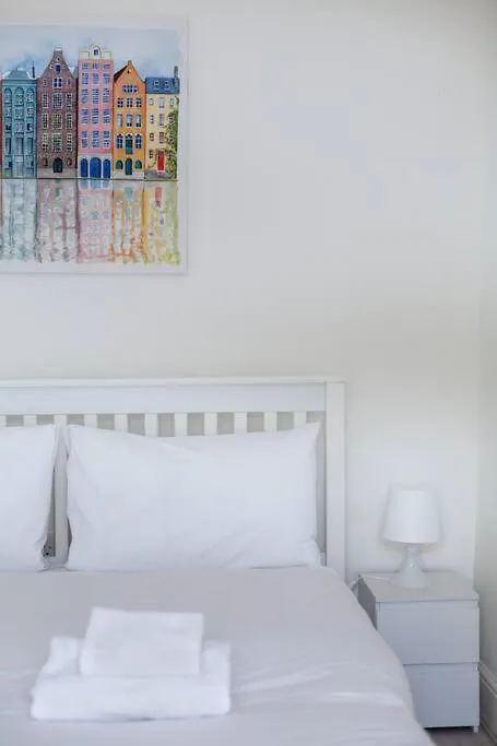 Stylish Stay 2-Bed By Tower Of London Apartment