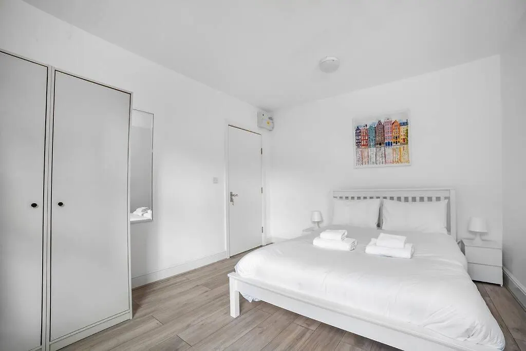 Stylish Stay 2-Bed By Tower Of London Apartment