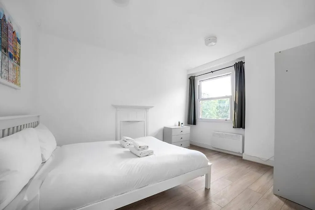 Stylish Stay 2-Bed By Tower Of London location